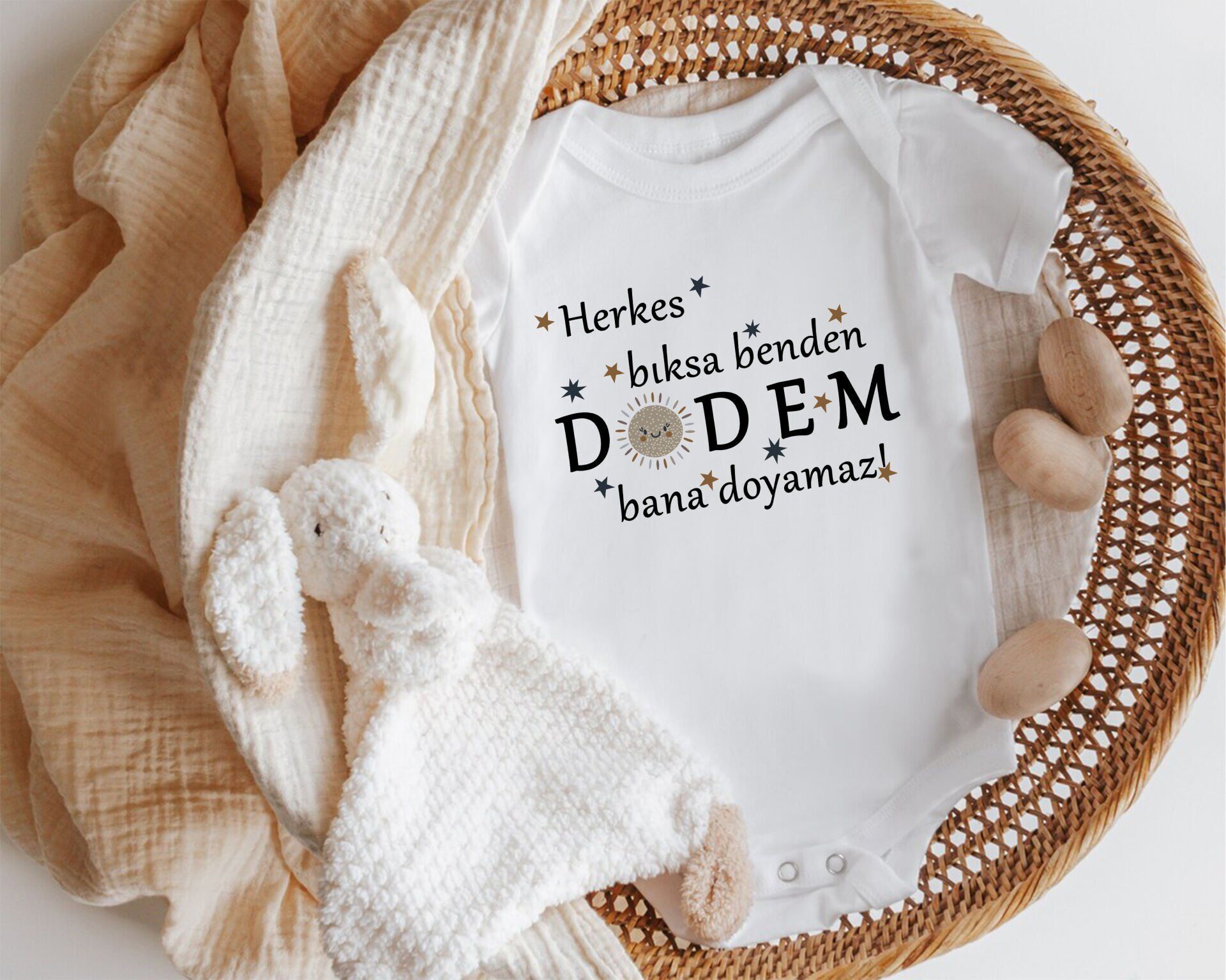 Herkes Bıksa Benden Dedem Bana Doyamaz Yazılı Zıbın